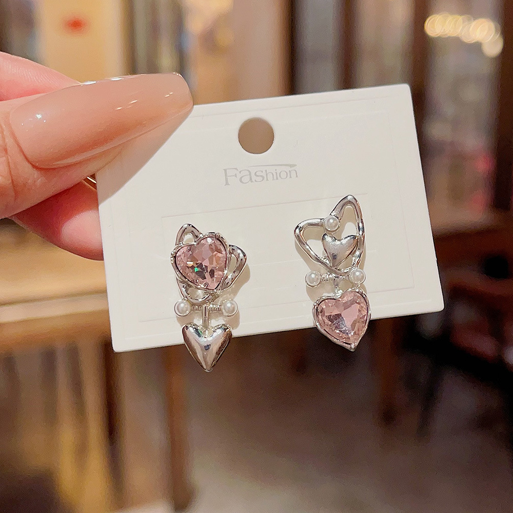 1 Pair Sweet Heart Shape Inlay Alloy Rhinestones Drop Earrings display picture 4