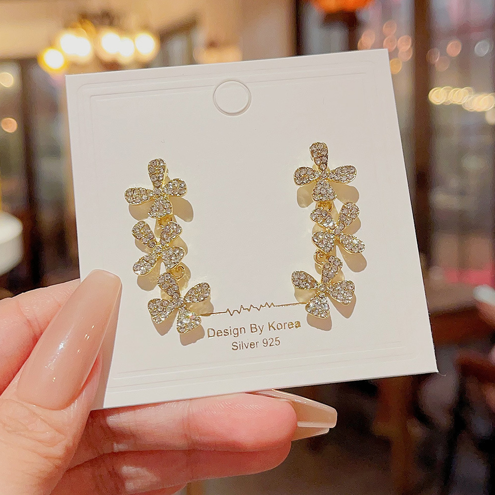1 Pair Simple Style Flower Inlay Alloy Rhinestones Drop Earrings display picture 4