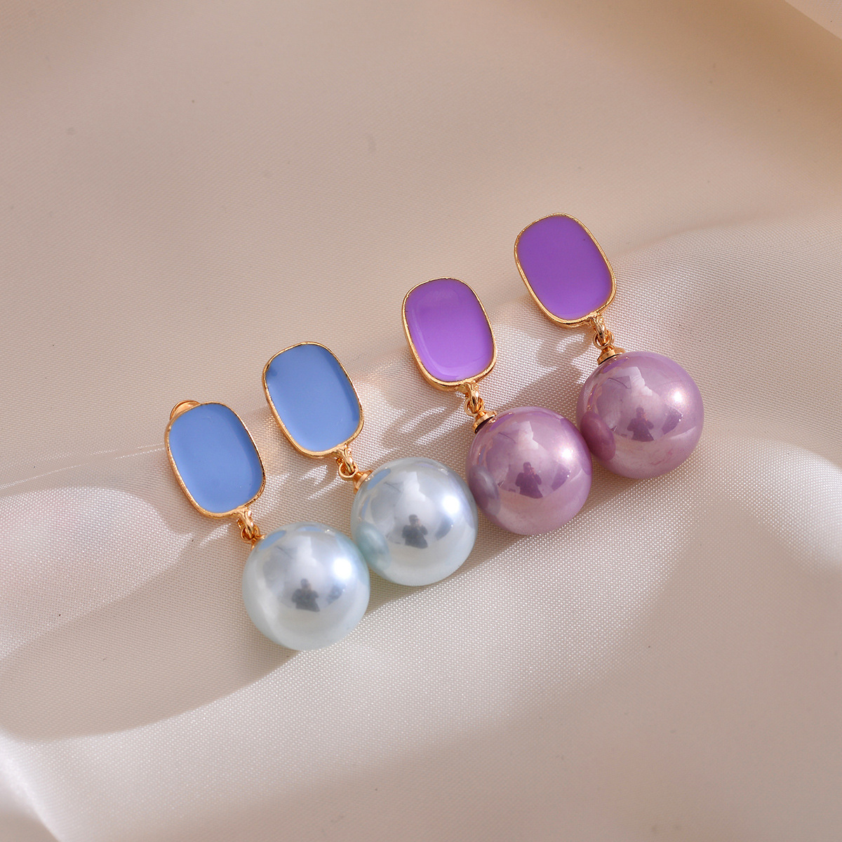 1 Pair Simple Style Geometric Plating Imitation Pearl Alloy Drop Earrings display picture 1