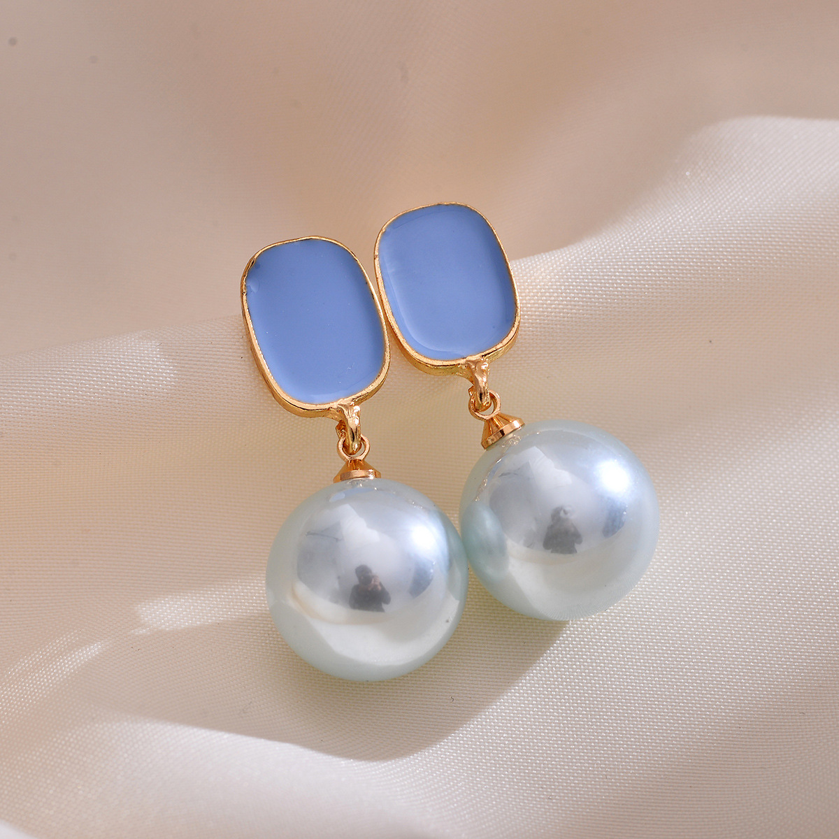 1 Pair Simple Style Geometric Plating Imitation Pearl Alloy Drop Earrings display picture 7