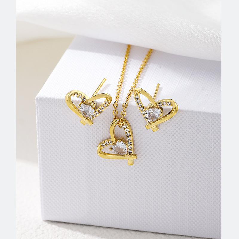 Classic Style Shiny Heart Shape Copper Plating Inlay Zircon 18k Gold Plated Earrings Necklace display picture 6