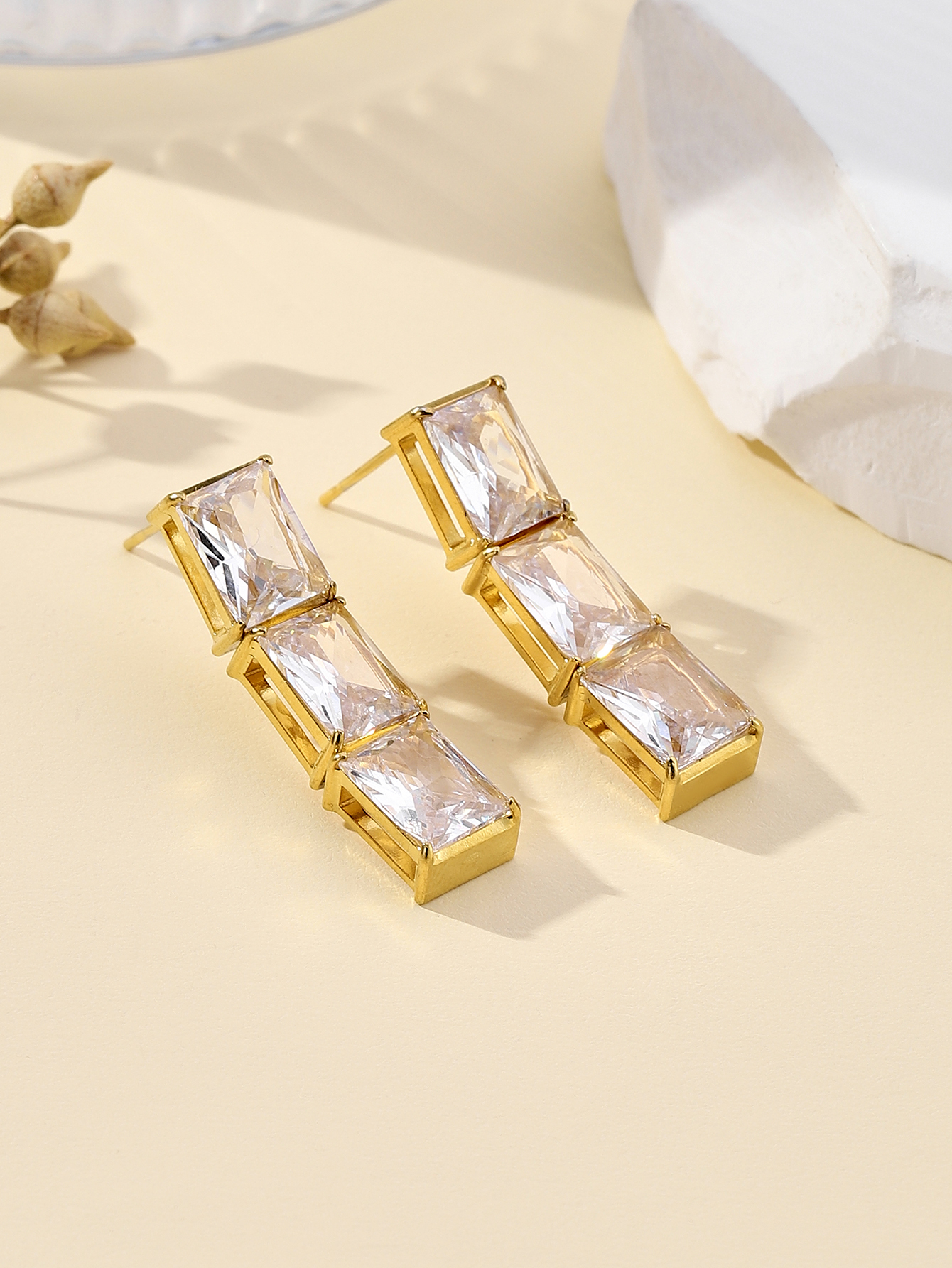 1 Pair Elegant Lady Shiny Geometric Plating Inlay 304 Stainless Steel Zircon 18K Gold Plated Drop Earrings display picture 2