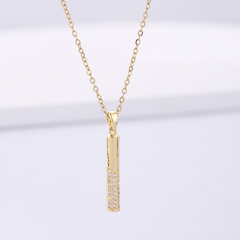Elegant Korean Style Solid Color Stainless Steel Plating Inlay Zircon 18k Gold Plated Pendant Necklace display picture 3