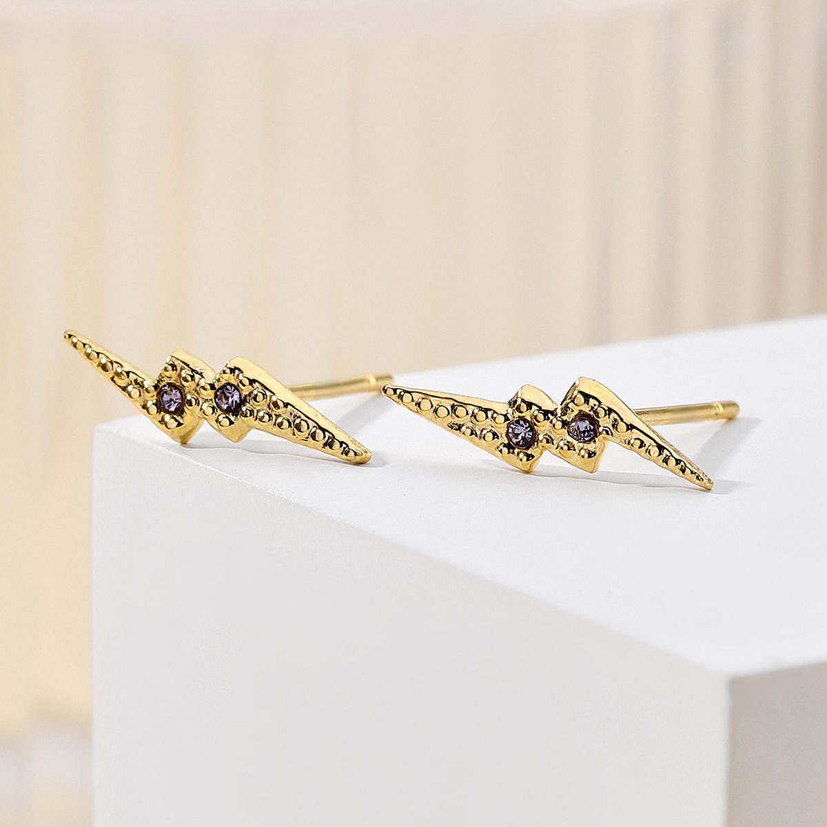 1 Pair Casual Streetwear Lightning Plating Inlay 304 Stainless Steel Zircon 18K Gold Plated Ear Studs display picture 7