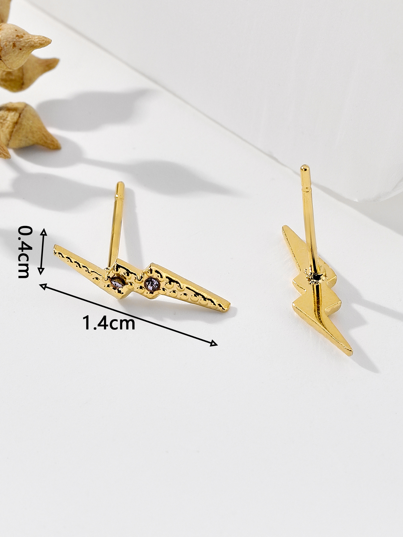 1 Pair Casual Streetwear Lightning Plating Inlay 304 Stainless Steel Zircon 18K Gold Plated Ear Studs display picture 9