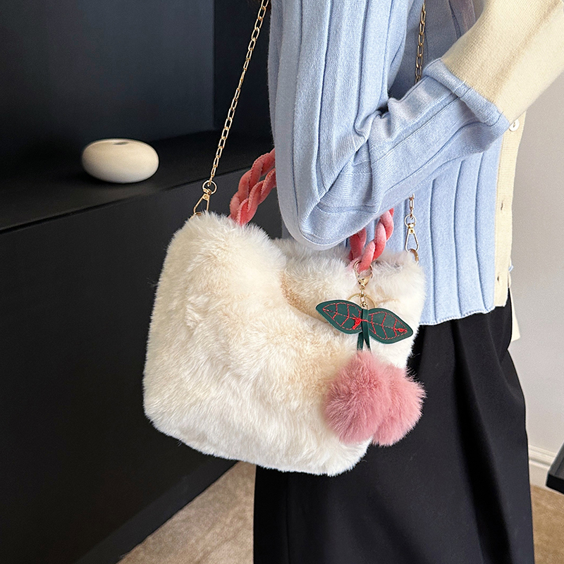 Women's Autumn&winter Plush Fruit Solid Color Cute Streetwear Ornament Fluff Ball Sewing Thread Square Magnetic Buckle Handbag Chain Bag display picture 2