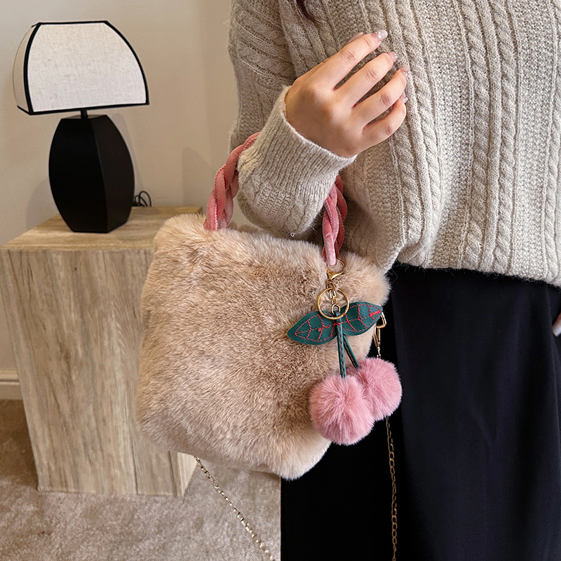 Women's Autumn&winter Plush Fruit Solid Color Cute Streetwear Ornament Fluff Ball Sewing Thread Square Magnetic Buckle Handbag Chain Bag display picture 6