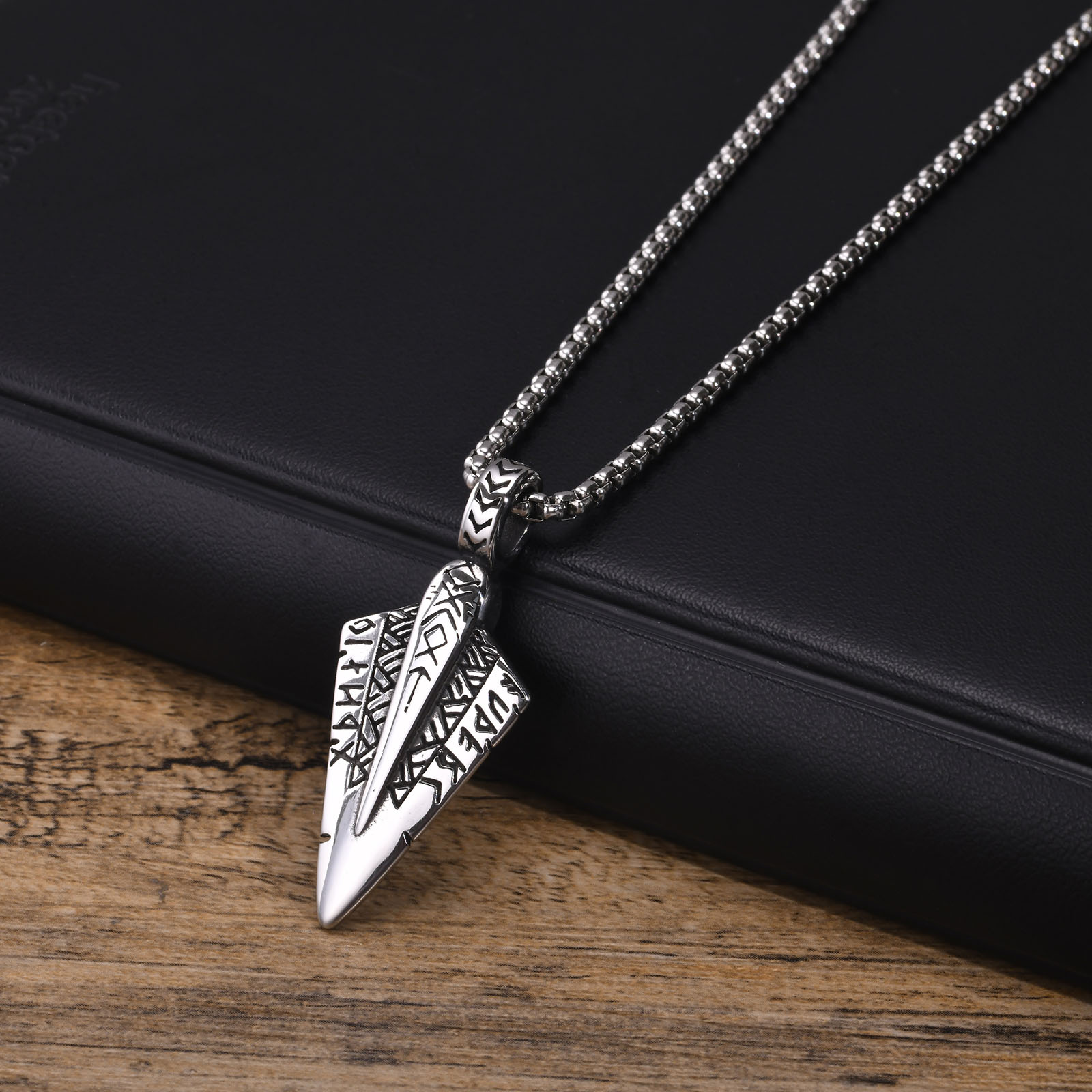 Punk Simple Style Arrow 304 Stainless Steel Men's Pendant Necklace display picture 4