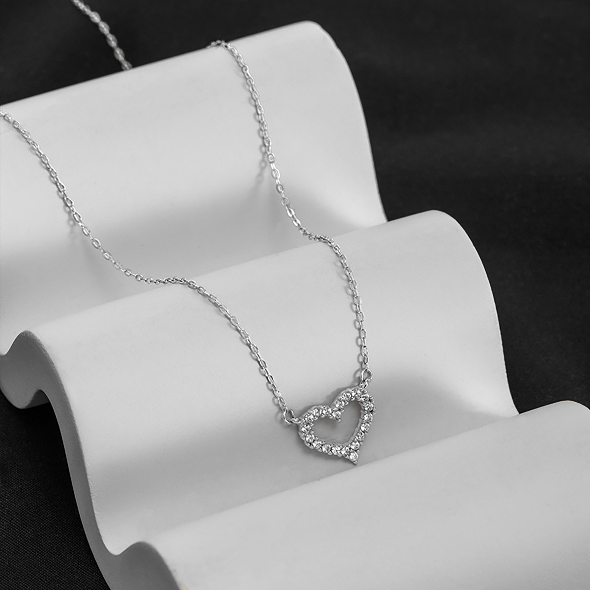 Elegant Herzform Sterling Silber Inlay Zirkon Halskette Mit Anhänger display picture 1