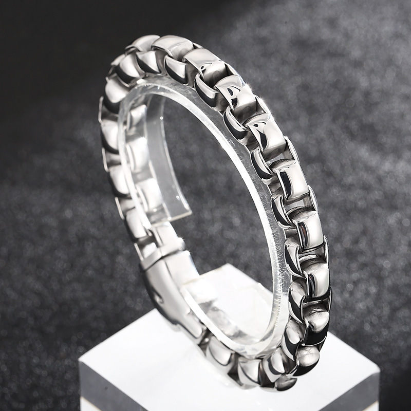 Hip-hop Retro Solid Color Titanium Steel Polishing Men's Bracelets display picture 1