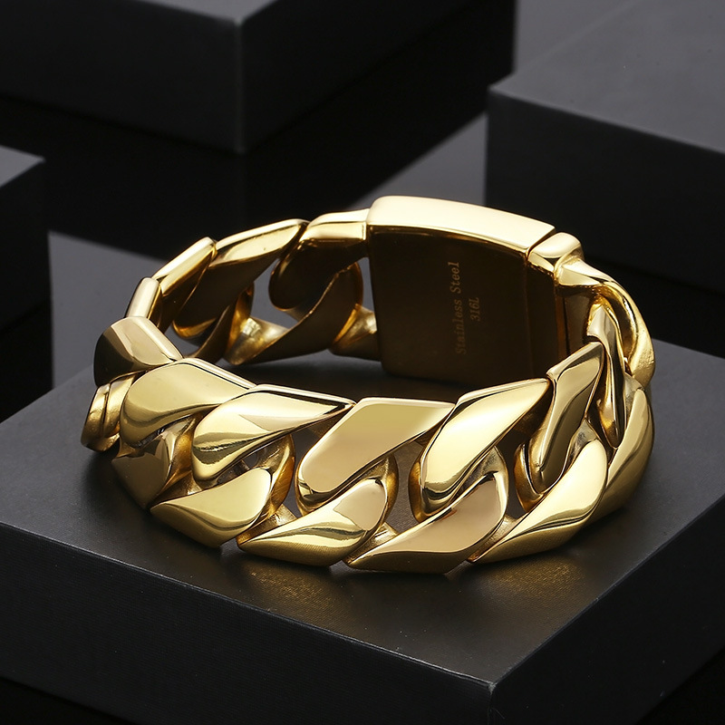 Hip-Hop Solid Color Titanium Steel Polishing 18K Gold Plated Men's Bracelets display picture 4