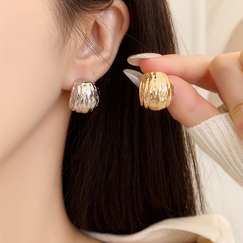 1 Pair Simple Style Solid Color Plating Alloy Gold Plated Ear Studs display picture 1
