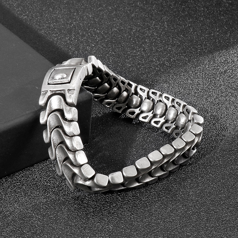 Punk Solid Color Titanium Steel Chain 18K Gold Plated Men's Bracelets display picture 4