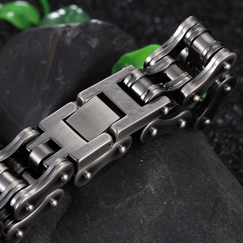 Punk Solid Color Titanium Steel Chain Men's Bracelets display picture 4