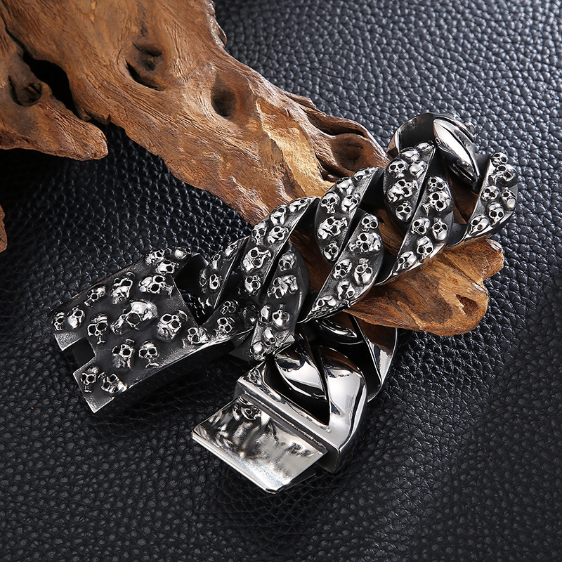 Hip-Hop Retro Skull Titanium Steel Stoving Varnish 18K Gold Plated Men's Bracelets display picture 4