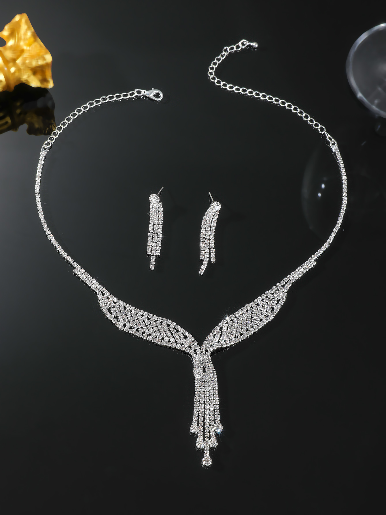 Elegant Solid Color Rhinestone Plating Inlay Crystal Silver Plated Women's Jewelry Set display picture 2