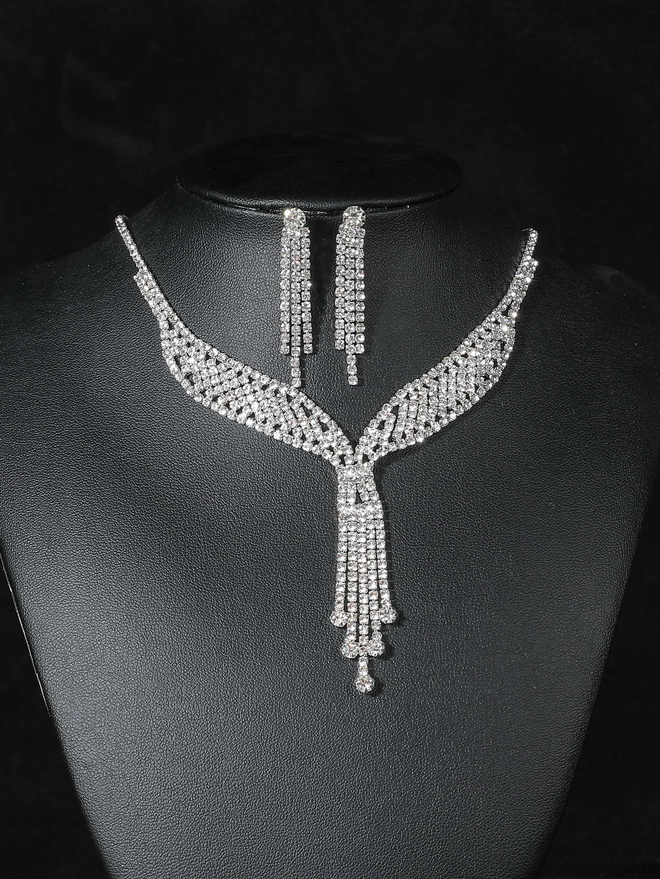 Elegante Color Sólido Diamante De Imitación Enchapado Embutido Cristal Plateado Mujeres Conjunto De Joyas display picture 3