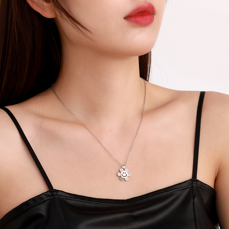 Vintage Style Flower Stainless Steel Plating Inlay Zircon Silver Plated Pendant Necklace display picture 1