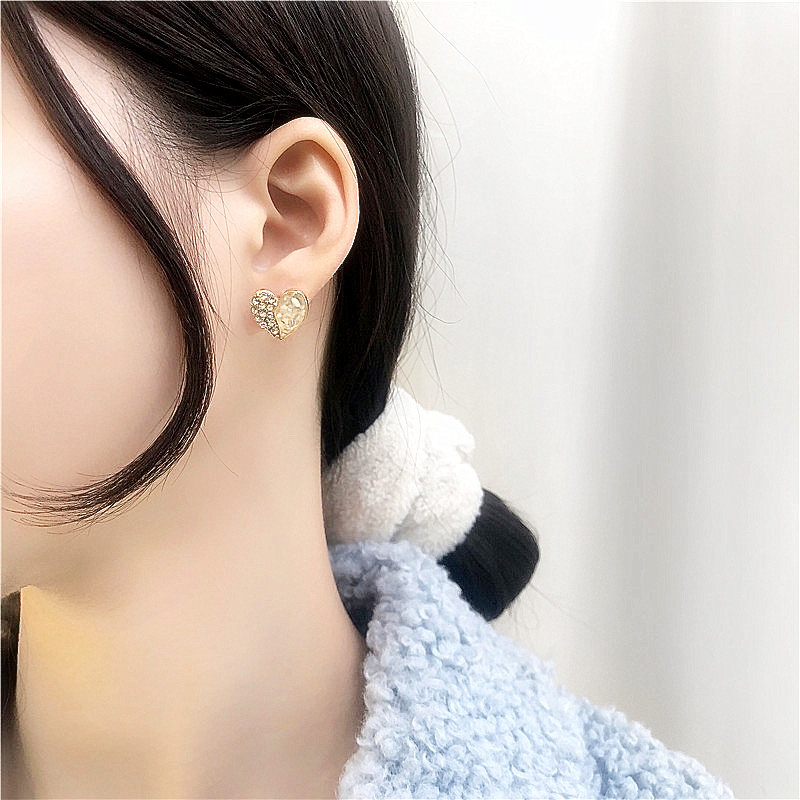 1 Pair Simple Style Heart Shape Inlay Alloy Rhinestones Ear Studs display picture 1