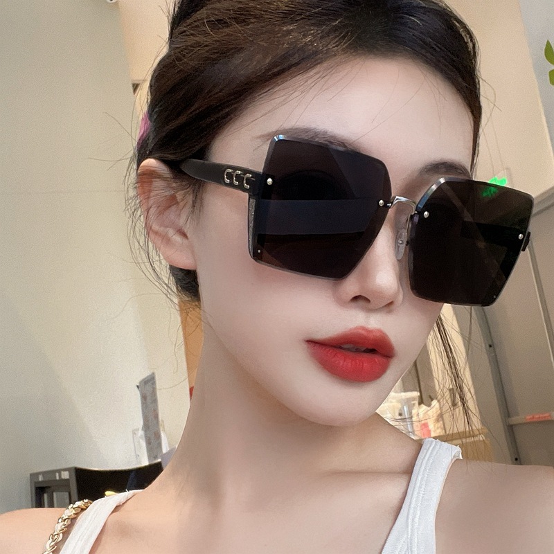 Basic Simple Style Color Block Pc Square Frameless Women's Sunglasses display picture 3
