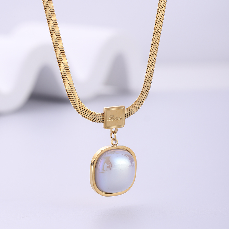 Vintage Style Square Stainless Steel Plating Inlay Pearl 18k Gold Plated Pendant Necklace display picture 2
