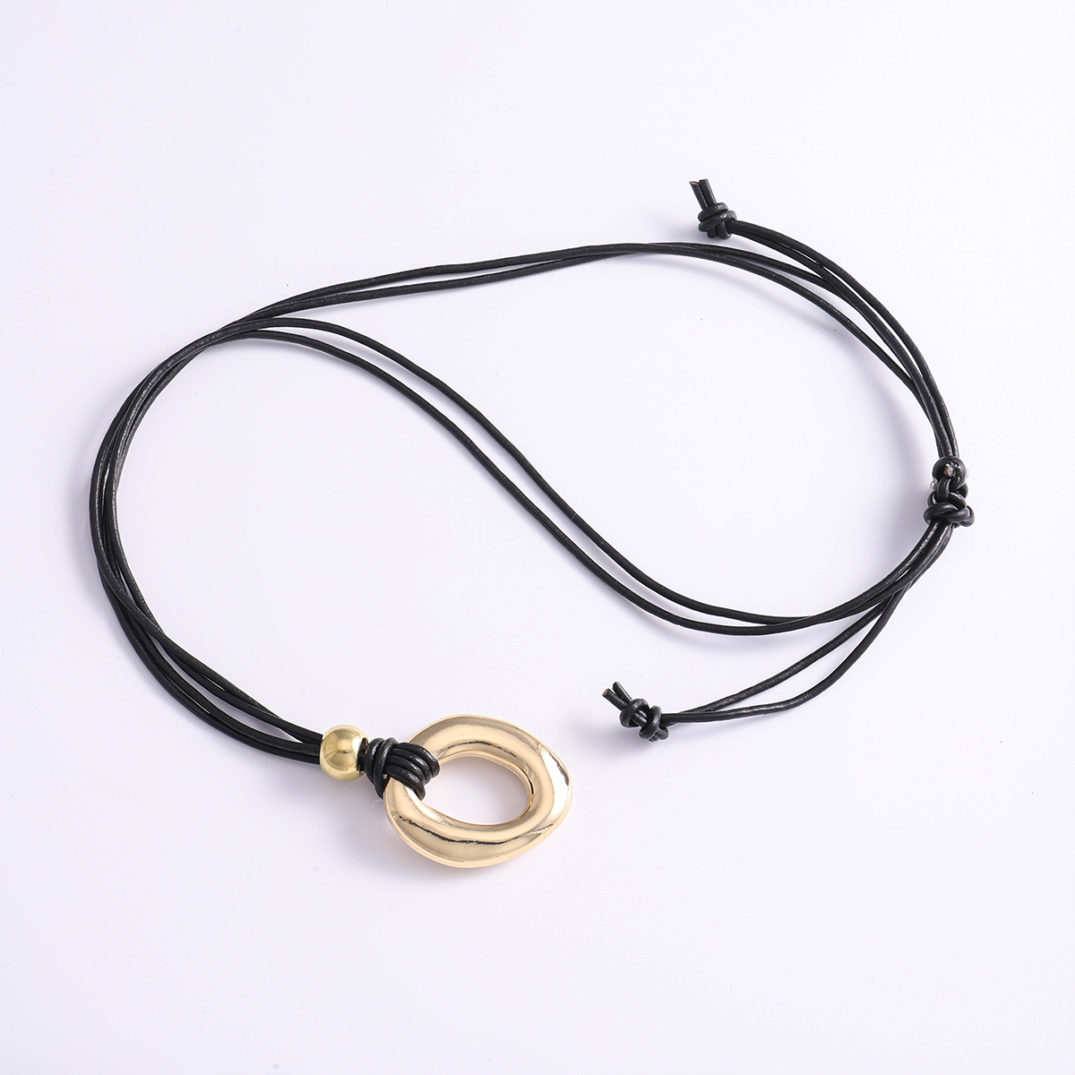 Classic Style Simple Metal Plating Gold Plated Silver Plated Women's Pendant Necklace display picture 7