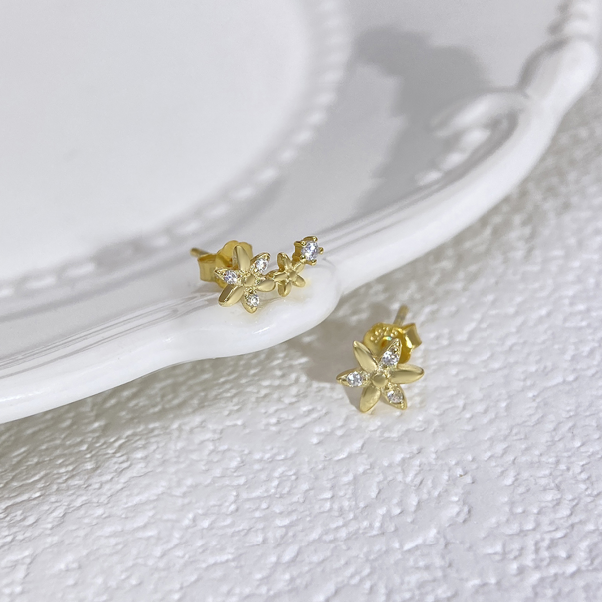 1 Pair Elegant Simple Style Flower Plating Inlay Sterling Silver Zircon Gold Plated Ear Studs display picture 2