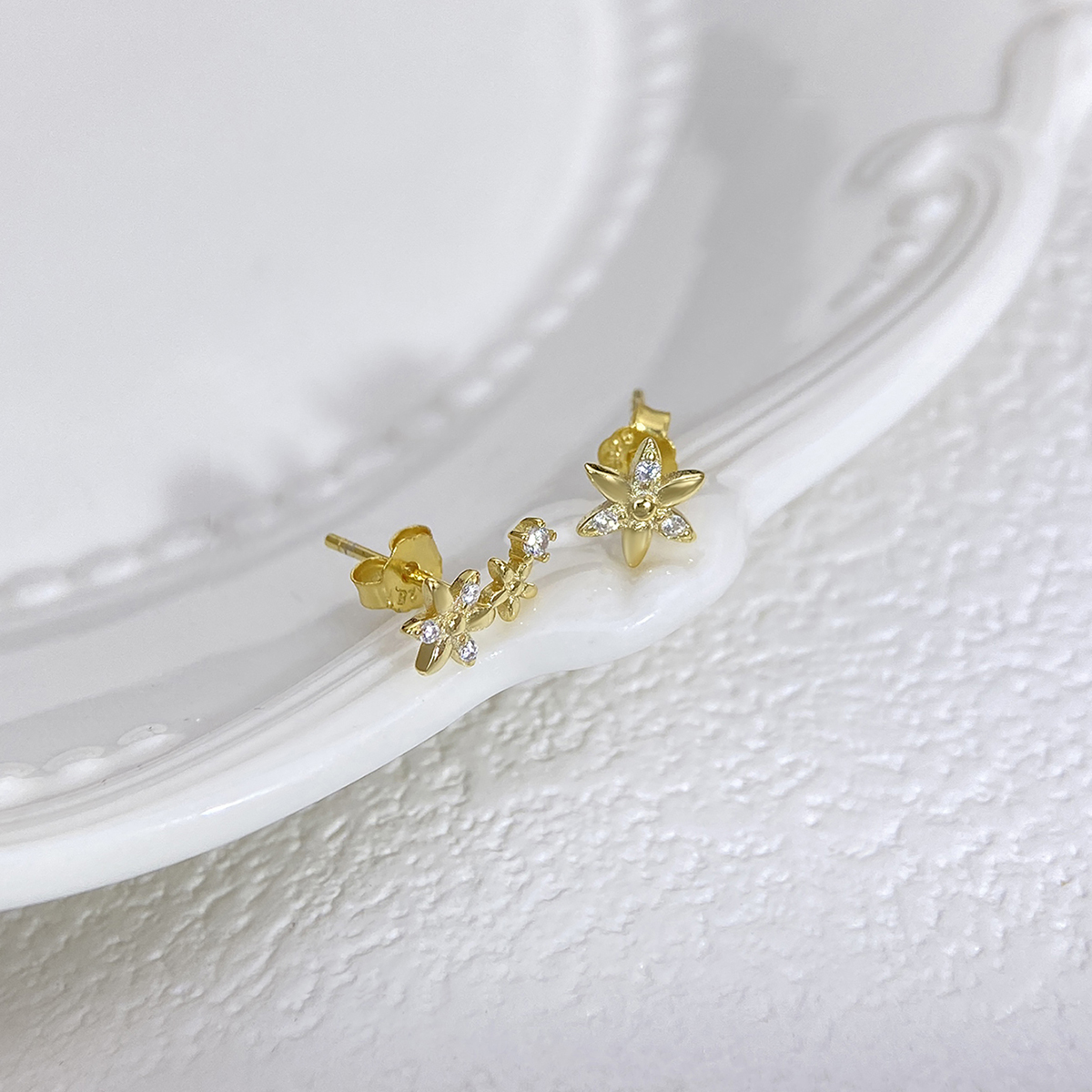 1 Pair Elegant Simple Style Flower Plating Inlay Sterling Silver Zircon Gold Plated Ear Studs display picture 1