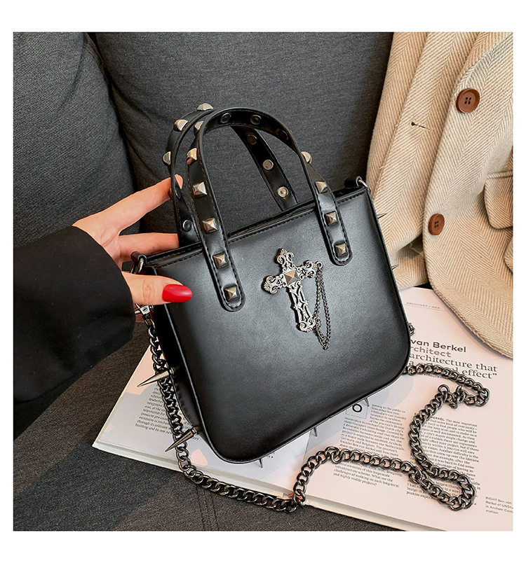 Women's All Seasons Pu Leather Cross Solid Color Streetwear Square Magnetic Buckle Handbag Square Bag display picture 8