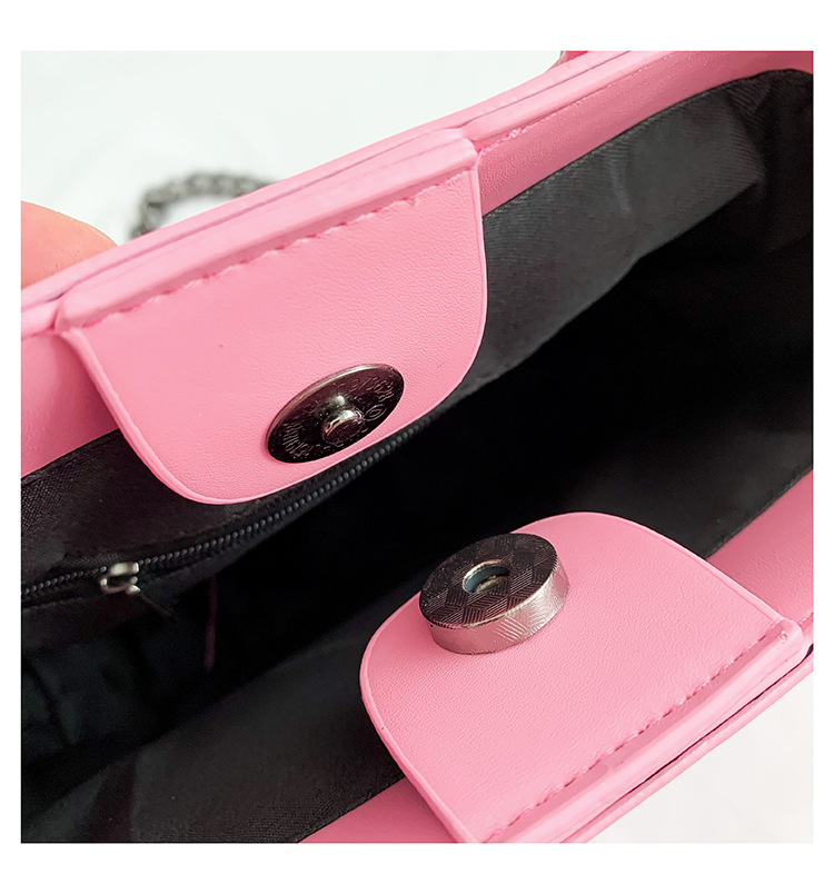 Women's All Seasons Pu Leather Cross Solid Color Streetwear Square Magnetic Buckle Handbag Square Bag display picture 18