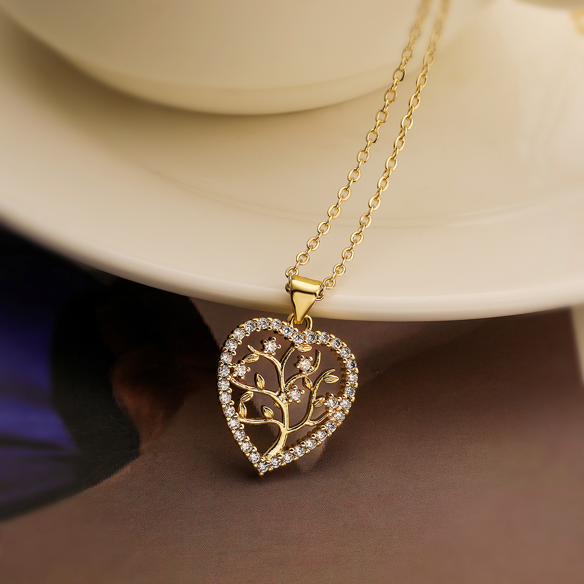 Simple Style Commute Tree Heart Shape Copper Plating Inlay Zircon 18k Gold Plated Pendant Necklace display picture 7