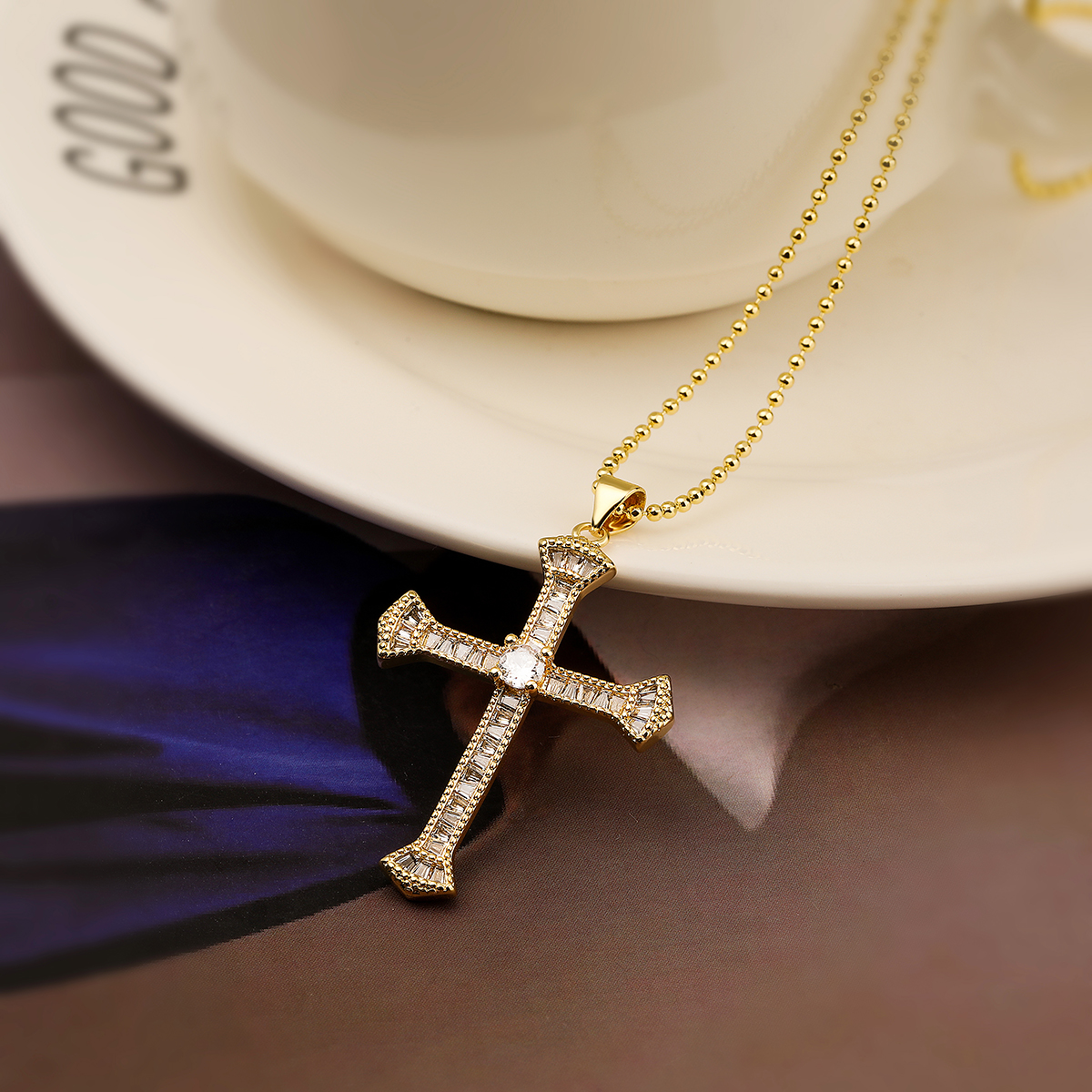 Simple Style Commute Cross Copper Plating Inlay Pearl Zircon 18k Gold Plated Pendant Necklace display picture 5