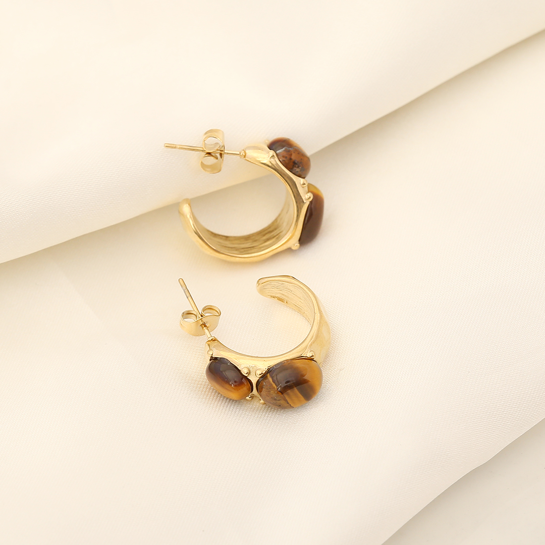 Rostfreier Stahl Tigerauge Kupfer 18 Karat Vergoldet Retro Perlen Herzform Armbänder Ohrringe Halskette display picture 10