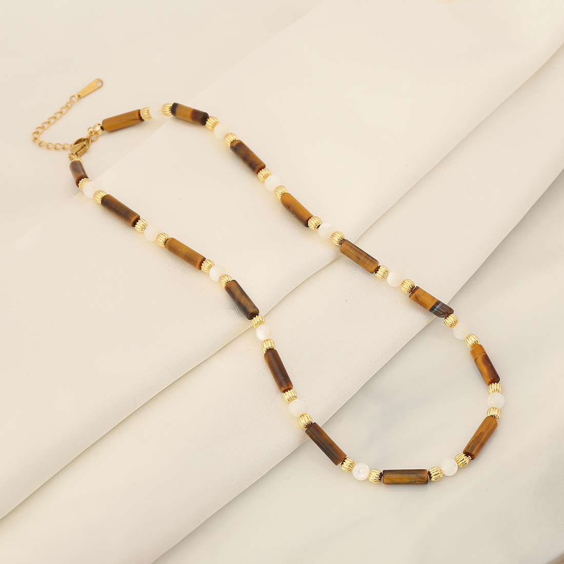 Klassischer Stil Wassertropfen Rostfreier Stahl Tigerauge Kupfer Perlen 18 Karat Vergoldet Frau Halskette display picture 4