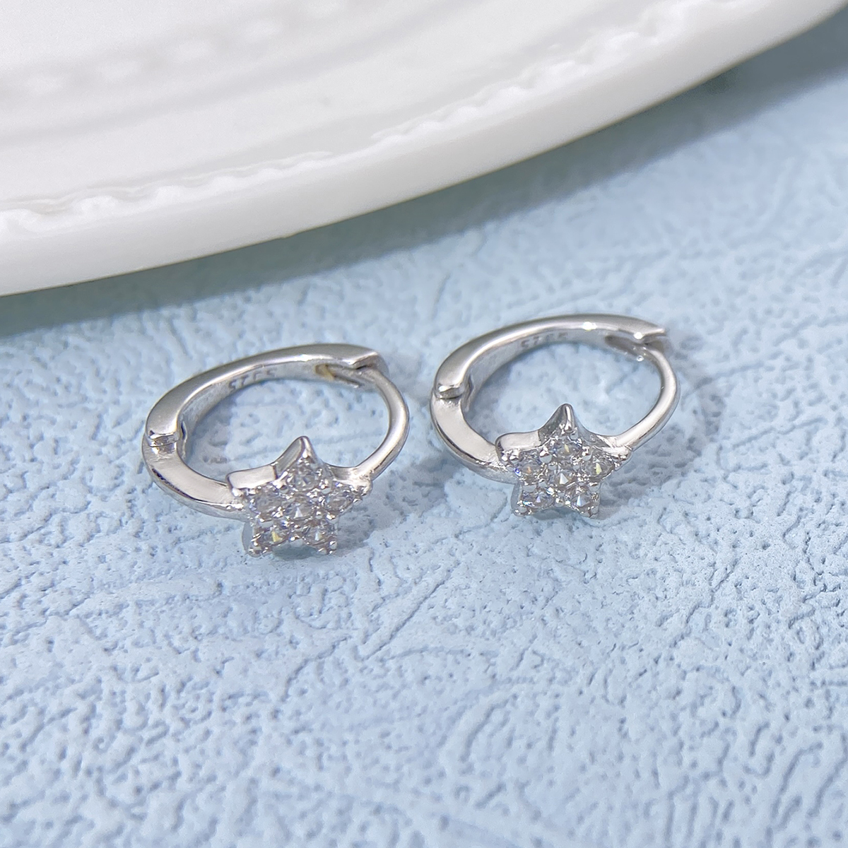 1 Pair Simple Style Pentagram Solid Color Inlay Sterling Silver Rhinestones Earrings display picture 3