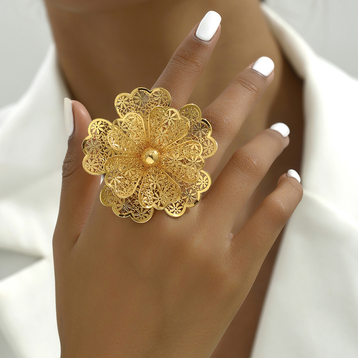Glam Simple Style Flower Iron Hollow Out Women's Open Rings display picture 11
