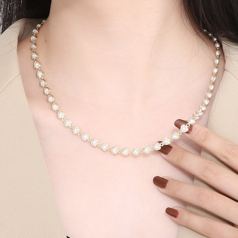 Großhandel Einfacher Stil Herzform Kupfer Perle 18 Karat Vergoldet Halskette display picture 2