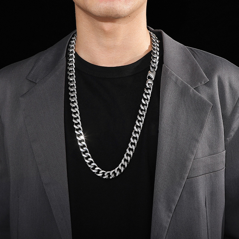 Simple Style Solid Color Stainless Steel Men's Necklace display picture 3