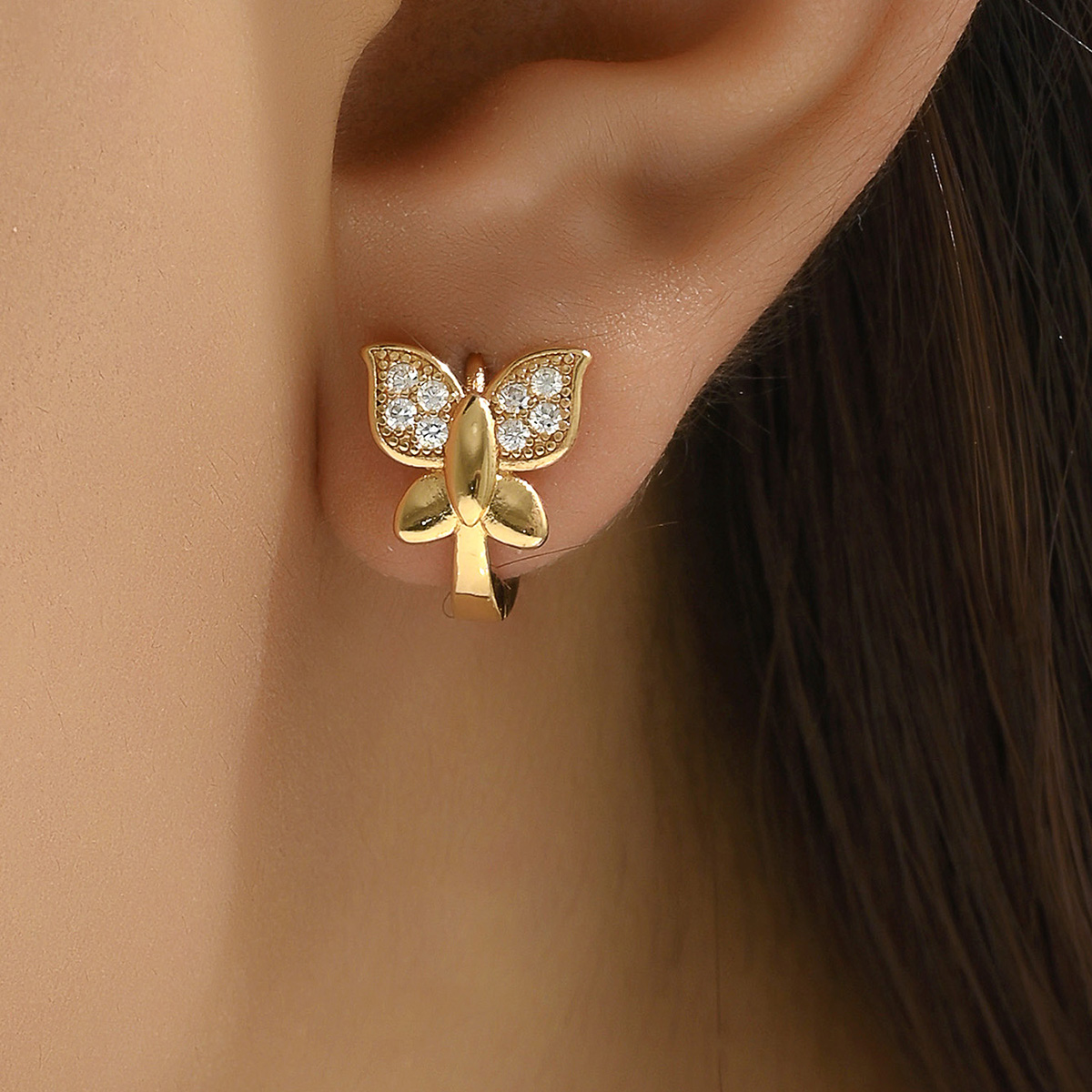 1 Pair Cute Sweet Shiny Butterfly Sequins Inlay Copper Alloy Zircon 18K Gold Plated Ear Studs display picture 1