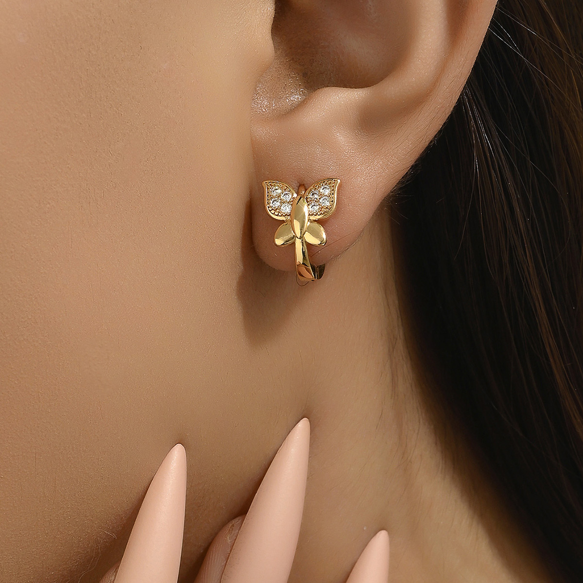 1 Pair Cute Sweet Shiny Butterfly Sequins Inlay Copper Alloy Zircon 18K Gold Plated Ear Studs display picture 2