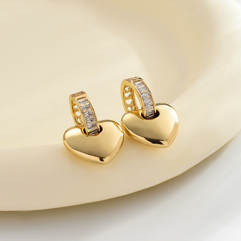 1 Pair Elegant Heart Shape Plating Inlay Copper Zircon Gold Plated Earrings display picture 2
