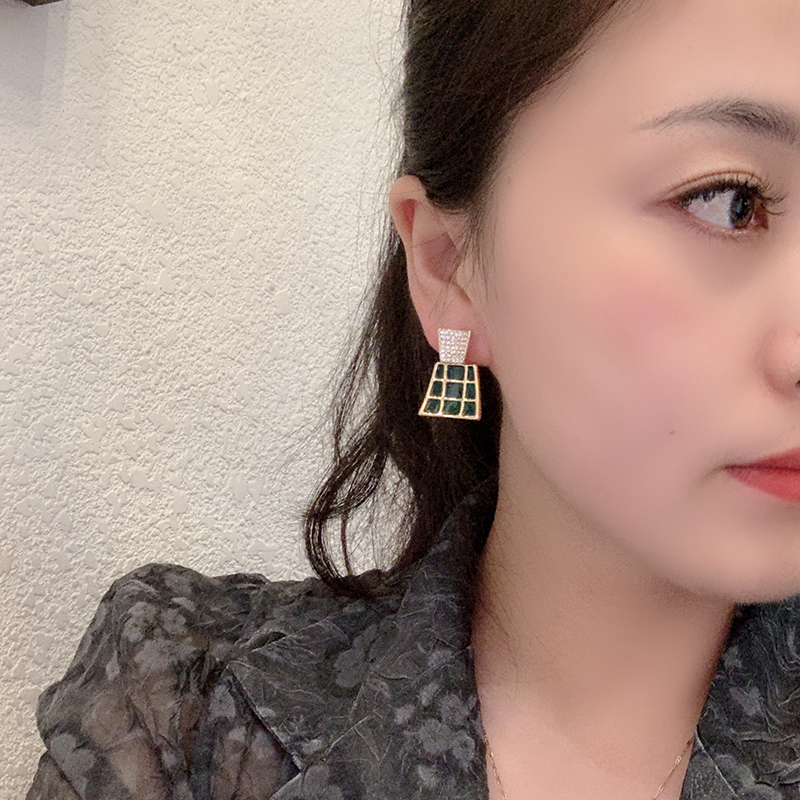 1 Pair Ig Style Elegant Rhombus Bow Knot Plating Inlay Alloy Zircon Drop Earrings display picture 1