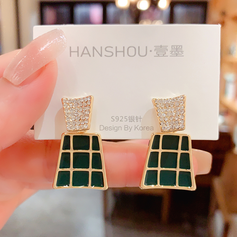 1 Pair Ig Style Elegant Rhombus Bow Knot Plating Inlay Alloy Zircon Drop Earrings display picture 9