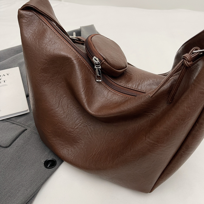 Women's Pu Leather Solid Color Elegant Vacation Sewing Thread Dumpling Shape Zipper Shoulder Bag Functional Backpack display picture 5