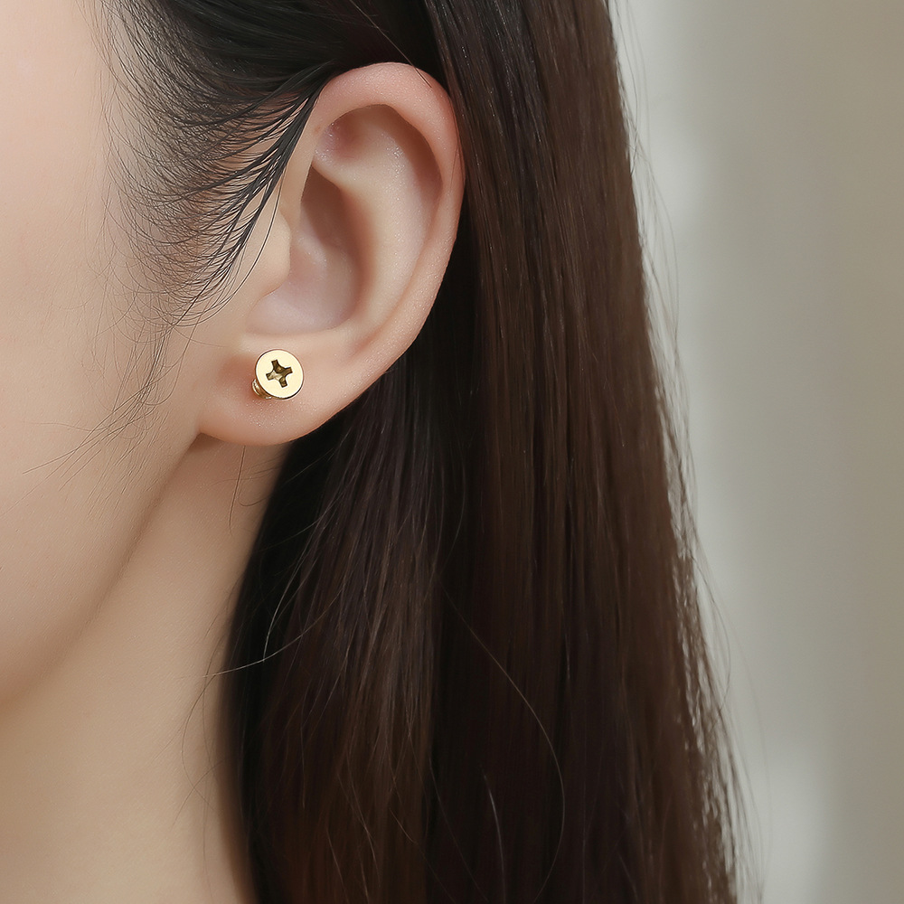 1 Pair Modern Style Cool Style Solid Color Plating 304 Stainless Steel 18K Gold Plated Ear Studs display picture 4