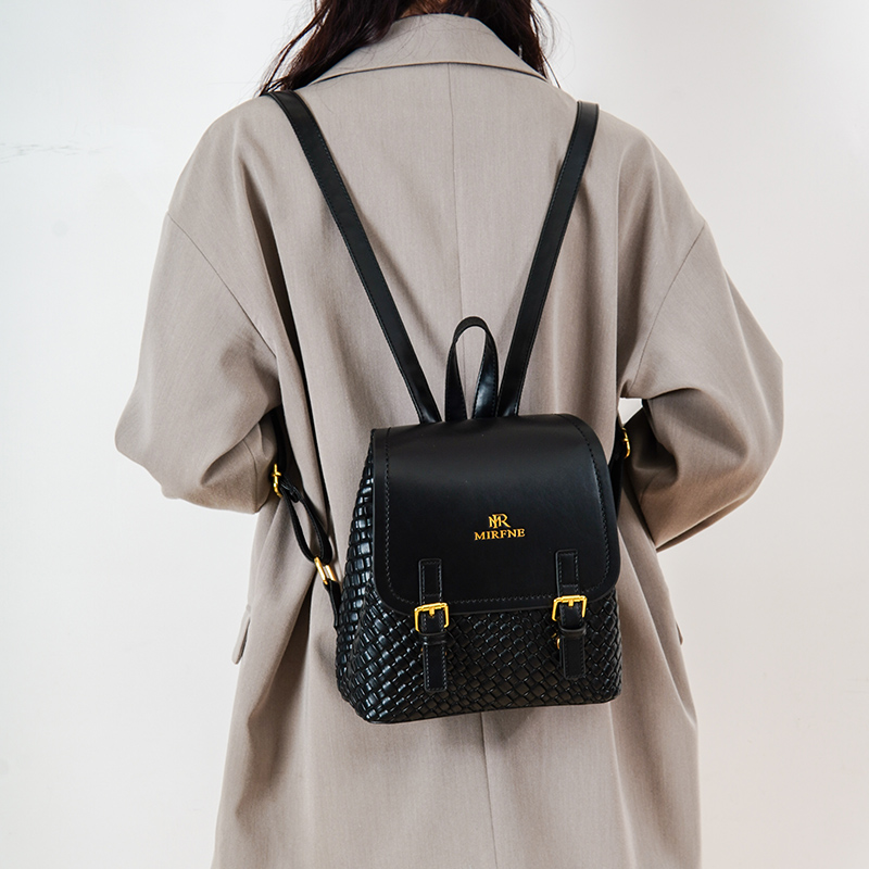 Solid Color Street Women's Backpack display picture 11