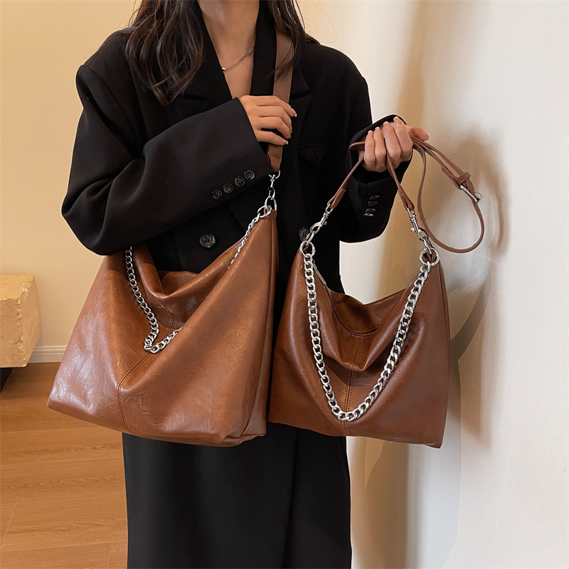 Women's All Seasons Pu Leather Solid Color Streetwear Square Zipper Shoulder Bag display picture 1