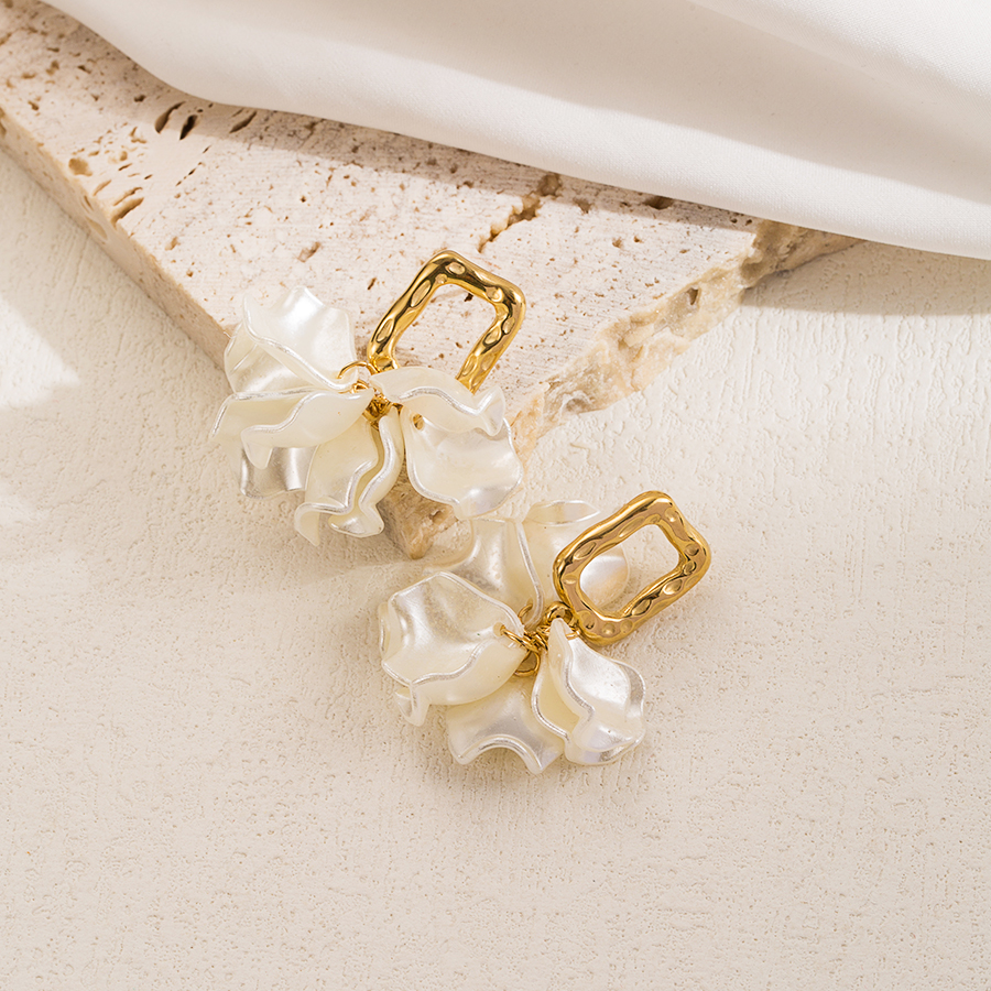 1 Paar Einfacher Stil Herzform Überzug Inlay Rostfreier Stahl Künstliche Perlen 18 Karat Vergoldet Tropfenohrringe display picture 3