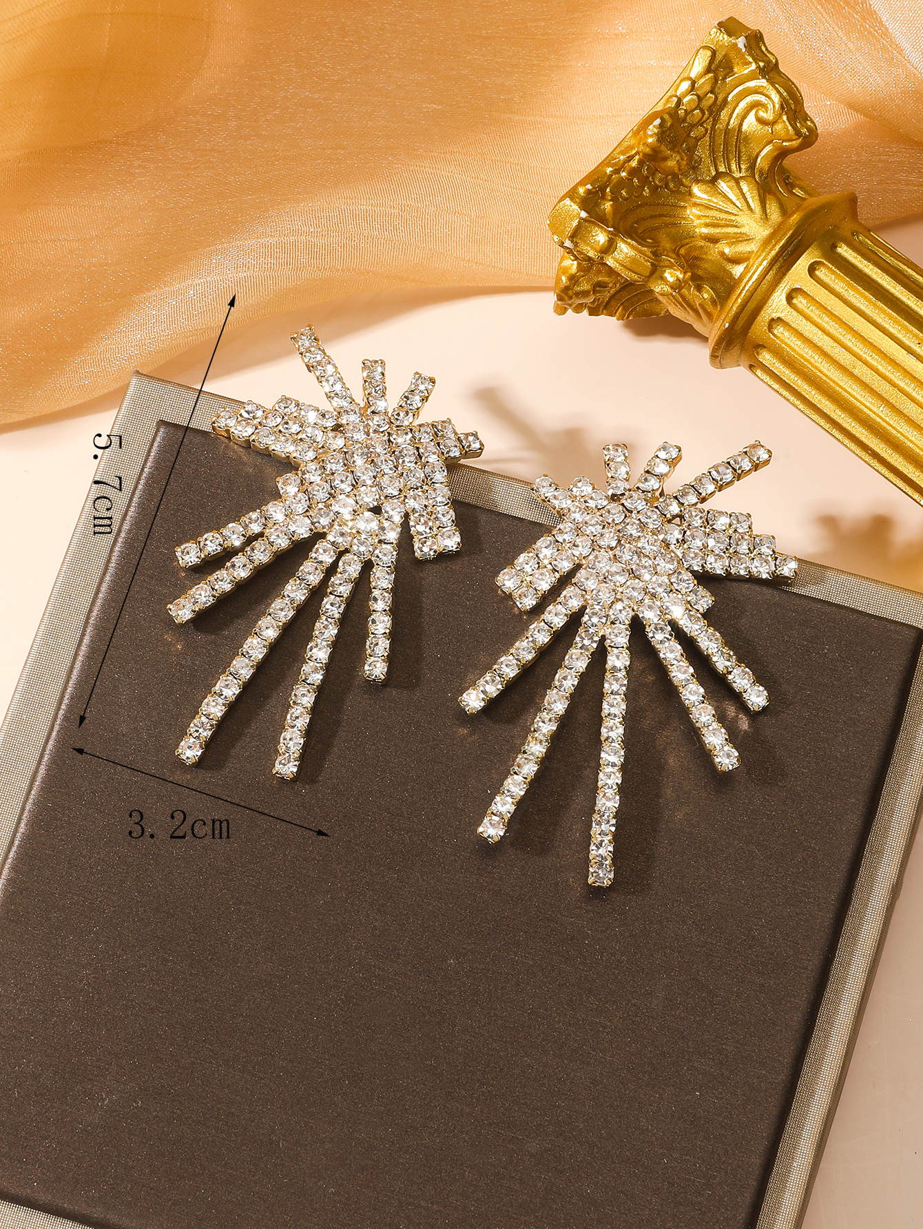 1 Pair Casual Simple Style Streetwear Geometric Inlay Alloy Rhinestones Gold Plated Ear Studs display picture 5