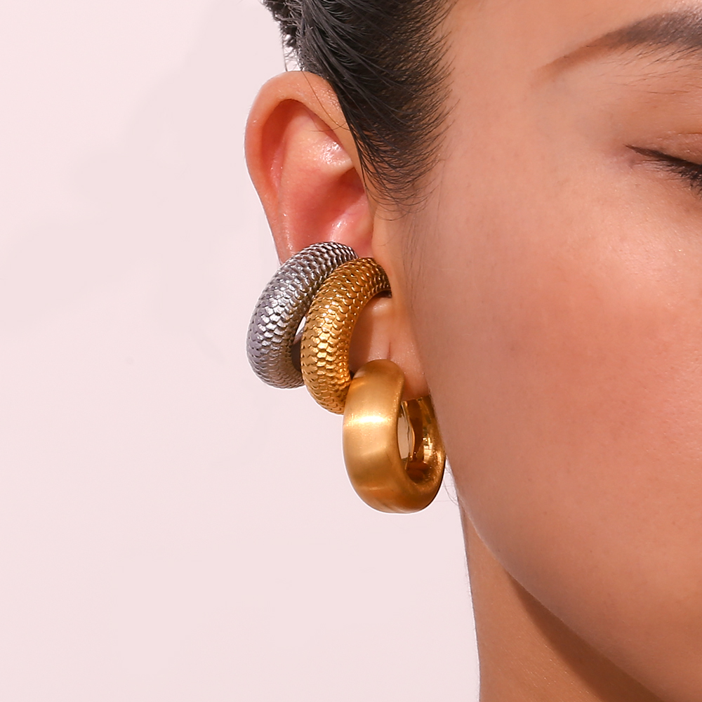 1 Pair Simple Style Classic Style Solid Color Plating Stainless Steel 18k Gold Plated Ear Cuffs display picture 10